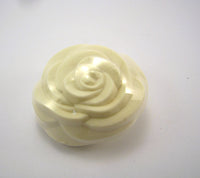 Gardenia for Women by Elizabeth Taylor Bath Soap Bar 3.0 oz (Unboxed) - Cosmic-Perfume